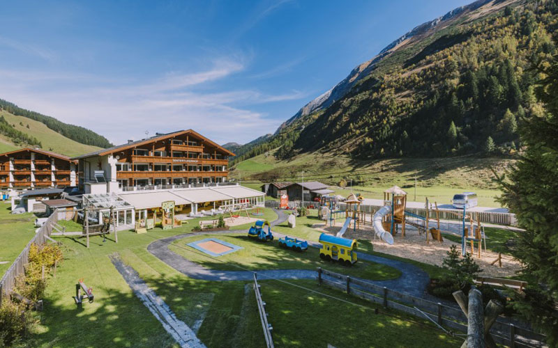 hintertuxerhof-hotel-800 Hotel mit Outdoor-Spielplatz